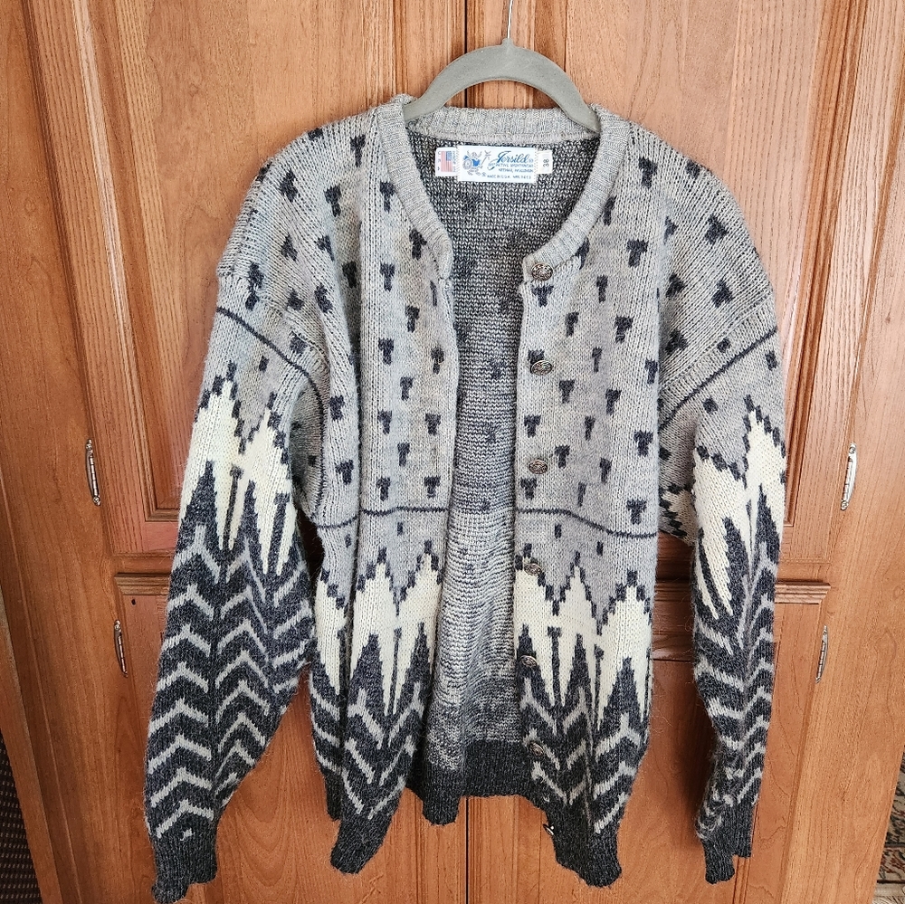Jersild cardigan, white, navy blue and gray pattern, Italian size 38 / US small